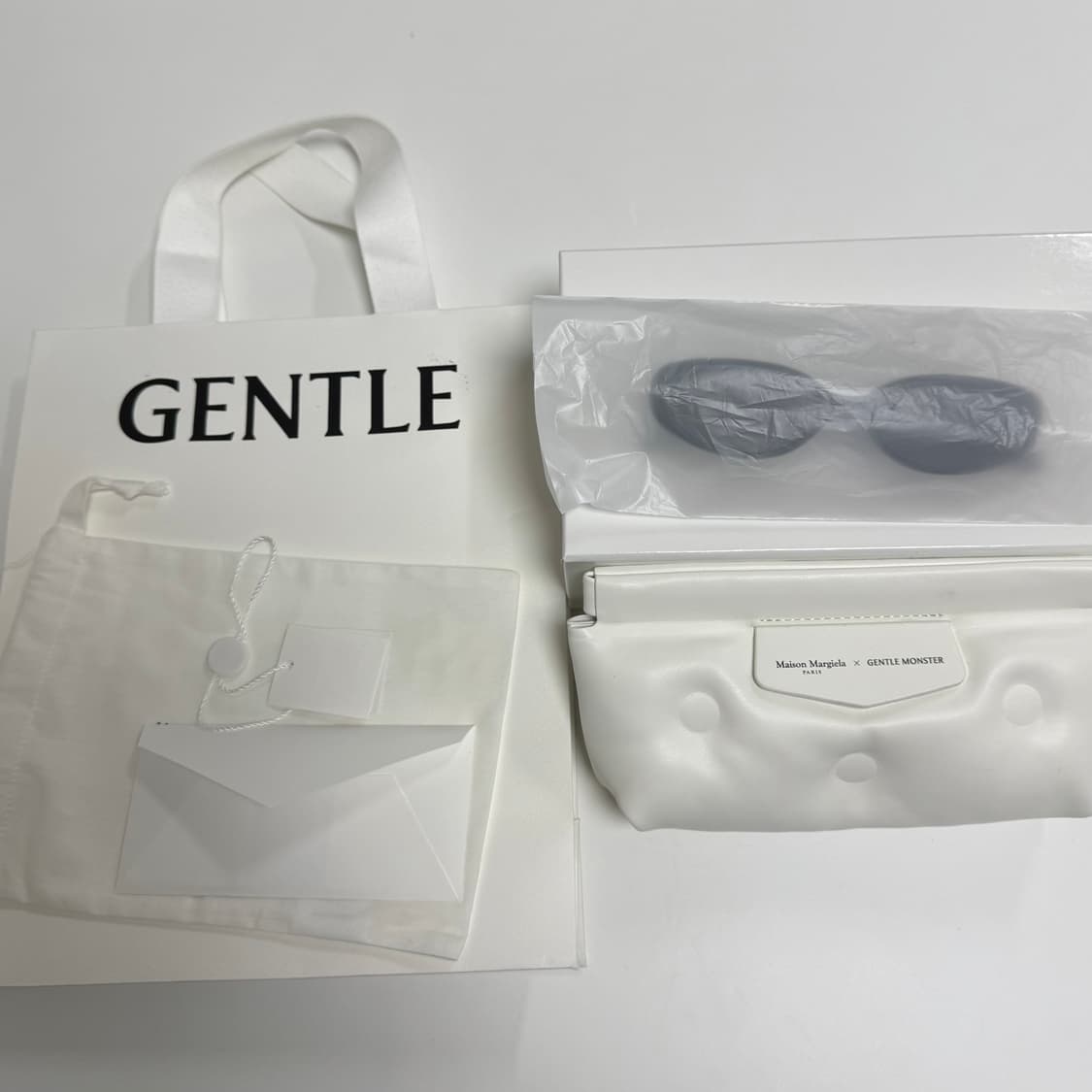 젠틀몬스터 x 메종마르지엘라 MM206 블랙 그레이 상품이미지2