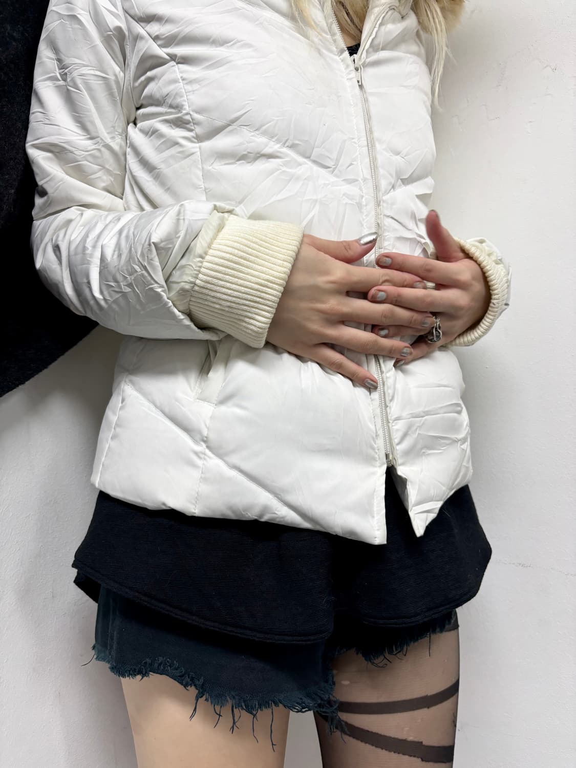 “Vintage” 00’s Ivory Fur White Hoodie Pa 상품이미지2