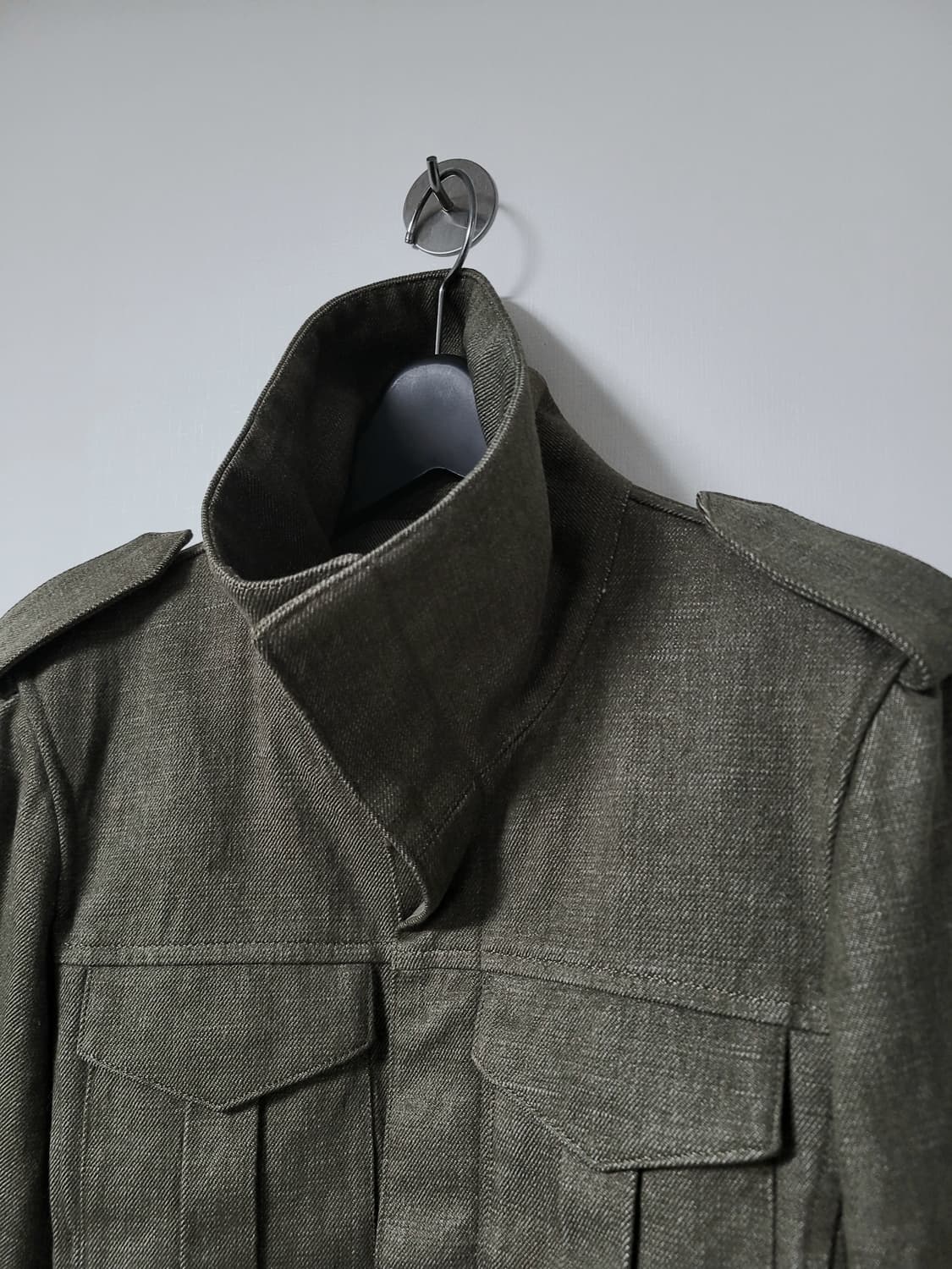 Attachment 배틀드레스 하이넥 견장 자켓 상품이미지3