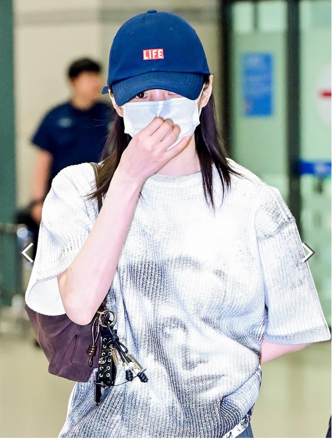 찰스앤키스 한소희 스웨이드 탑 핸들백 브라운 상품이미지6
