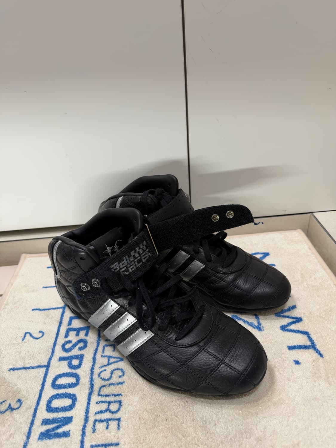 ⚽️ adidas × Thug Club 무드의 F50 TUNIT Mid 상품이미지1
