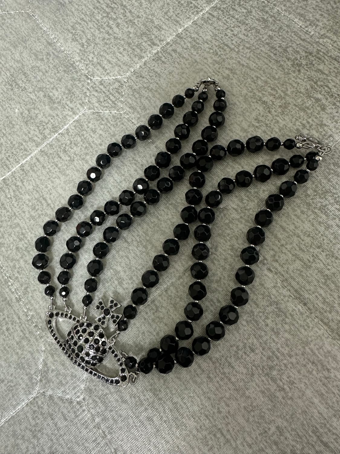 비비안웨스트우드 쓰리로우 펄 바스릴리프 초커 블랙 목걸이 orb 메살린 상품이미지1