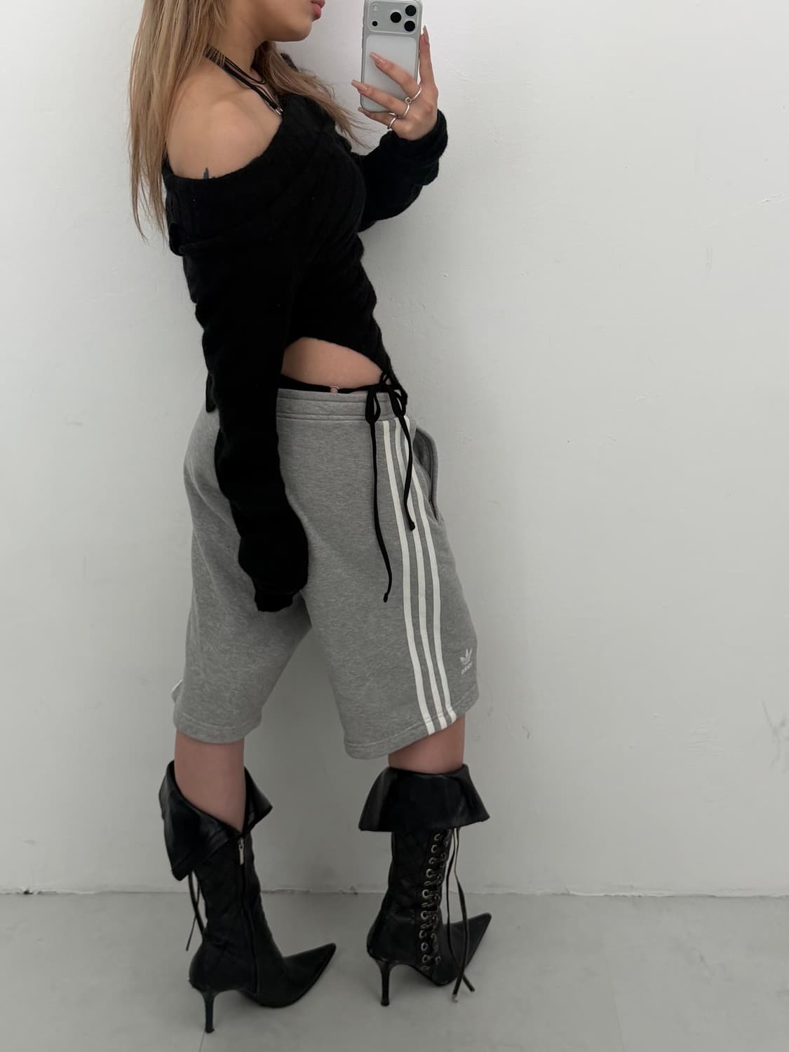 그레이 아디다스 반바지  상품이미지3