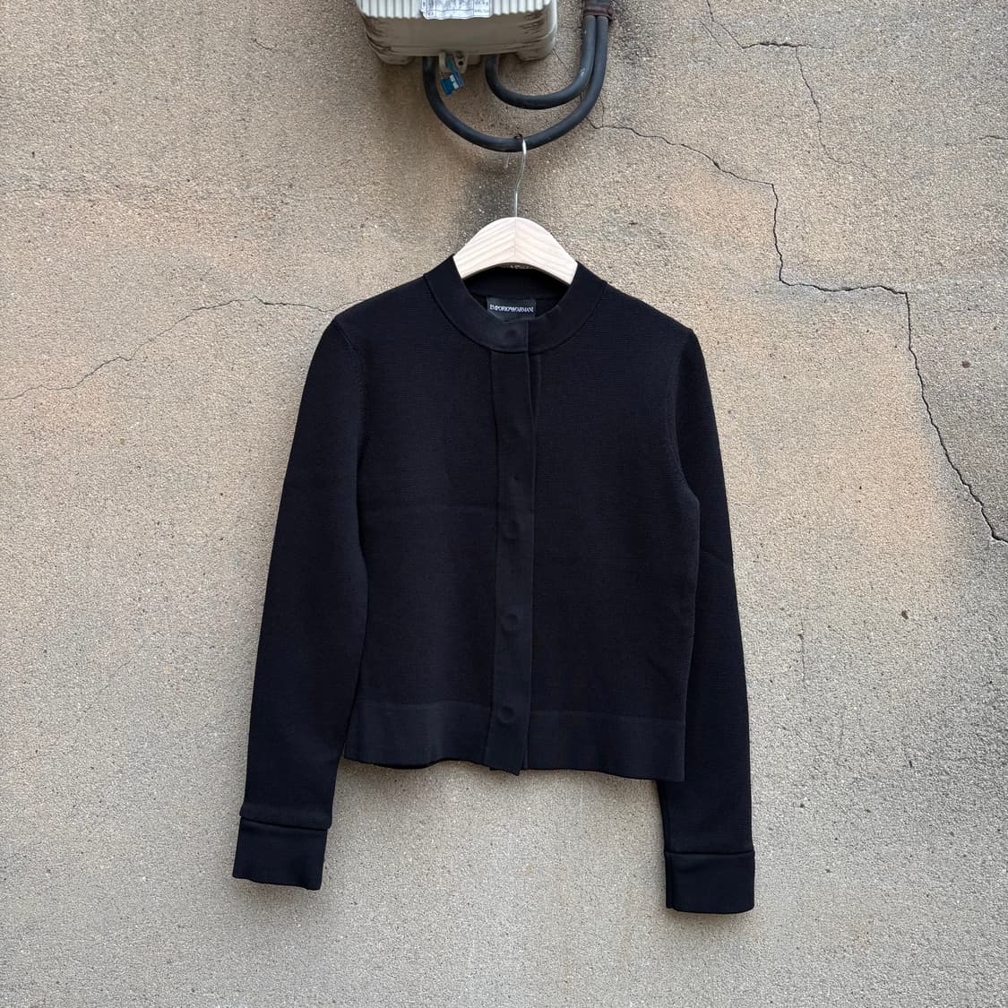 엠포리오 알마니 레이저 컷 가디건 상품이미지1