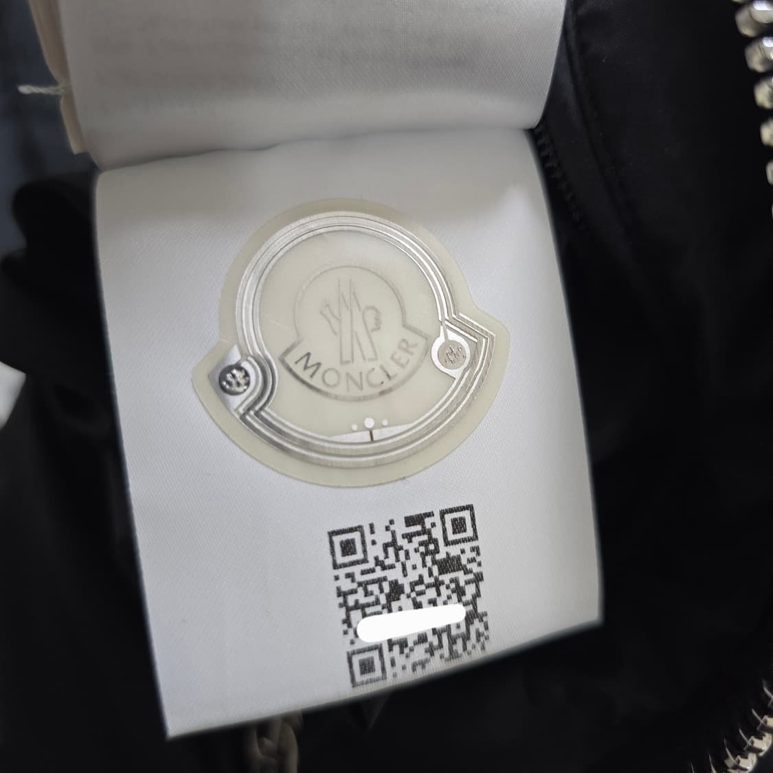 몽클레어 아미오 패딩 3사이즈 100 판매 상품이미지5