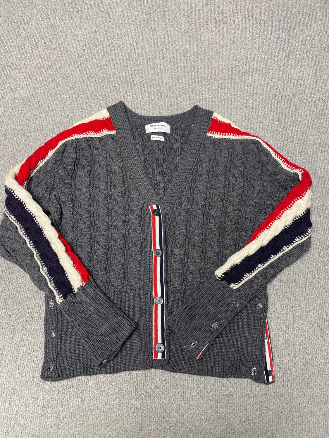 톰브라운 사이드로고 가디건(정품) 상품이미지1