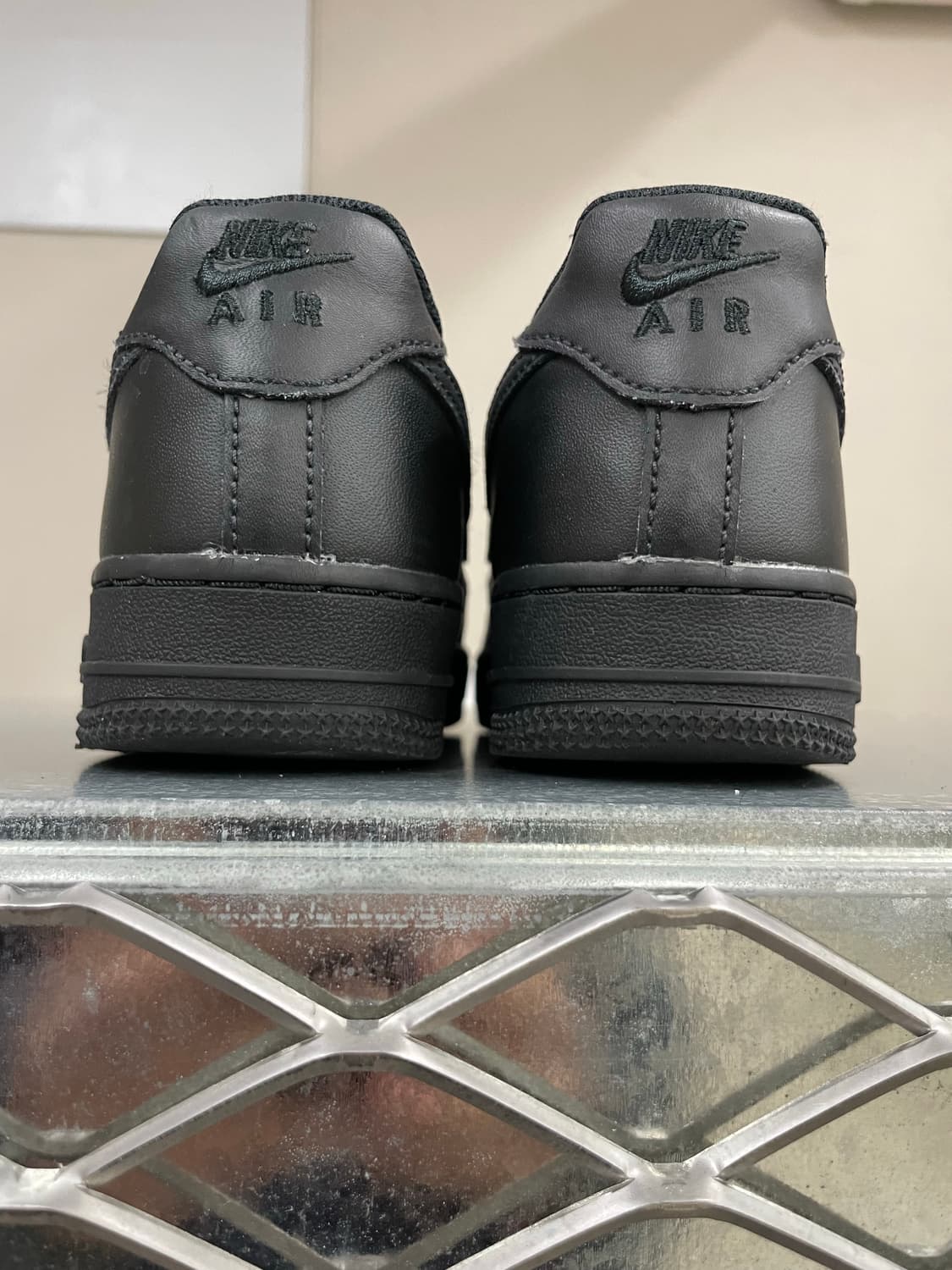 나이키 에어포스1 블랙 240 상품이미지10