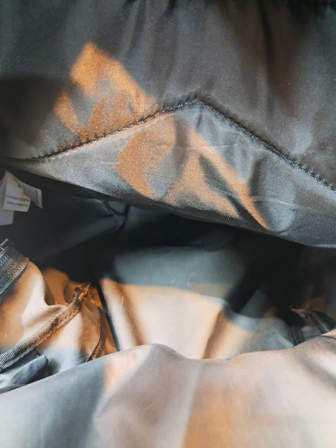 칼하트 킥플립 백팩 블랙 상품이미지3