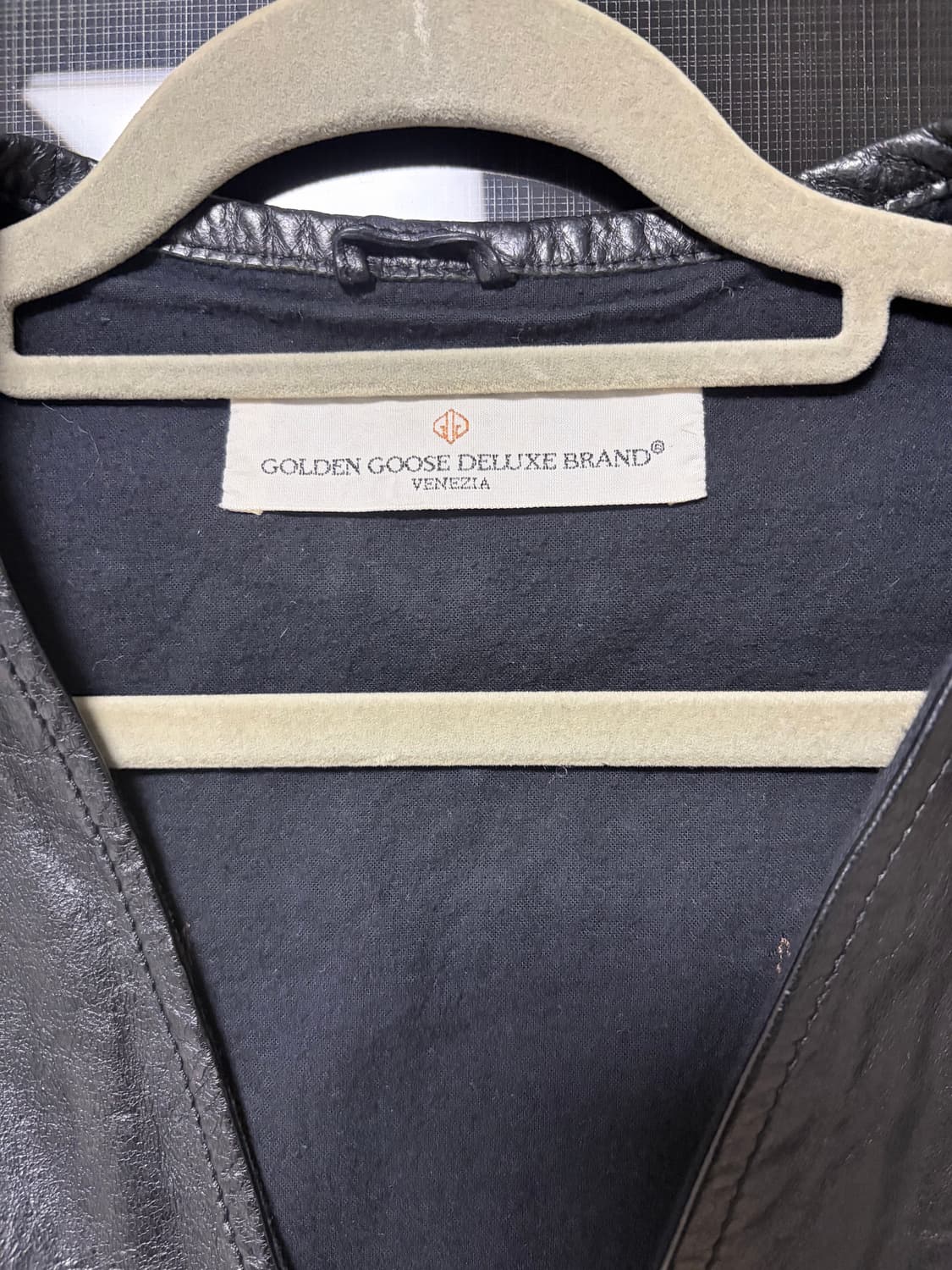 골든구스 카프스킨 레더 스터드 베스트 블랙 size xs 상품이미지4