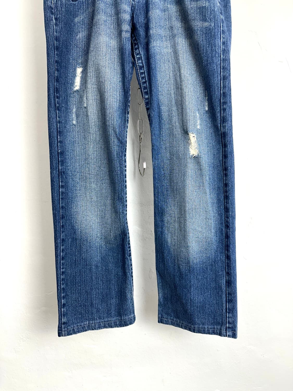 Curved Pocket Distressed Denim 상품이미지6