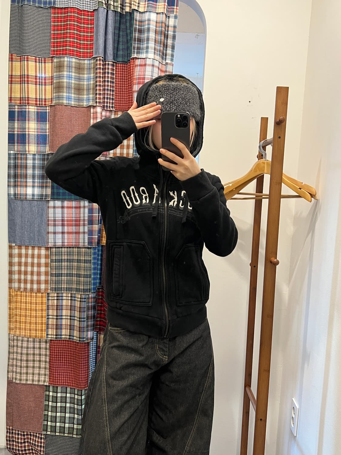 버카루 블랙 패치 후드집업 상품이미지5