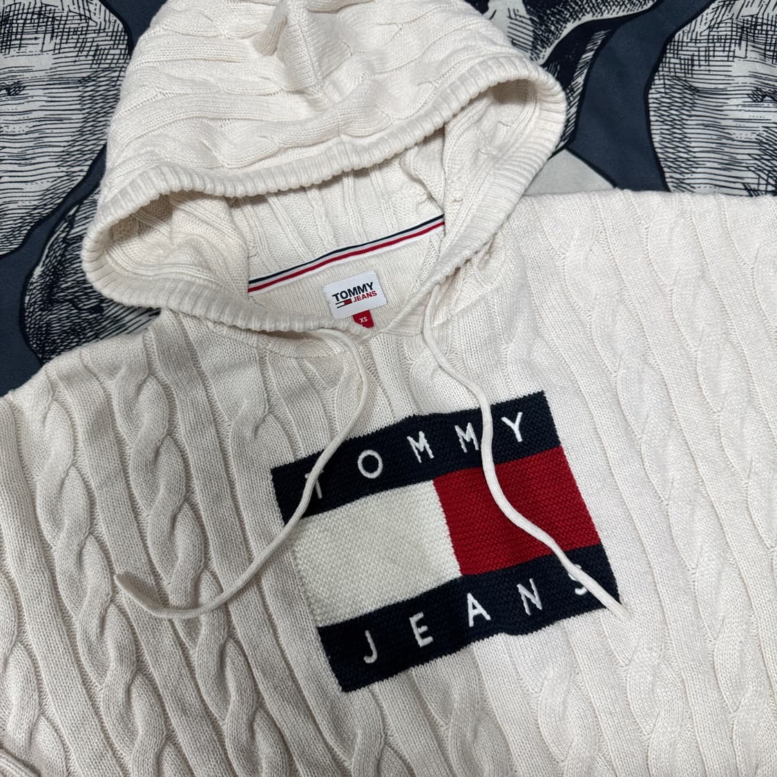 타미힐피거 진스 크롭 꽈배기니트 XS사이즈 상품이미지2