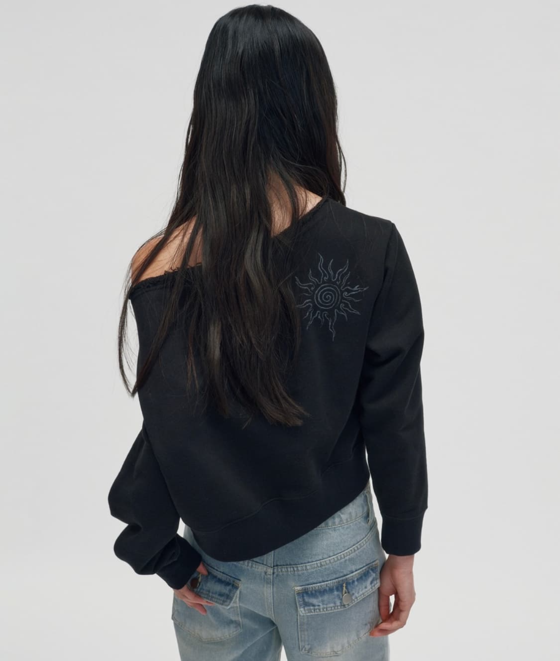 suade sunny one shoulder 스웨이드 원숄더 맨투맨 상품이미지1