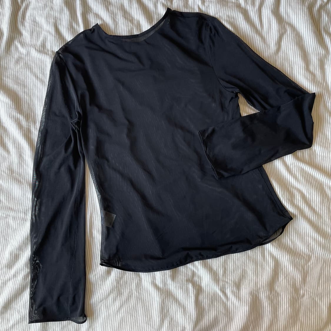 mame kurogouchi X Uniqlo 시스루 절개 블랙메쉬 상품이미지3