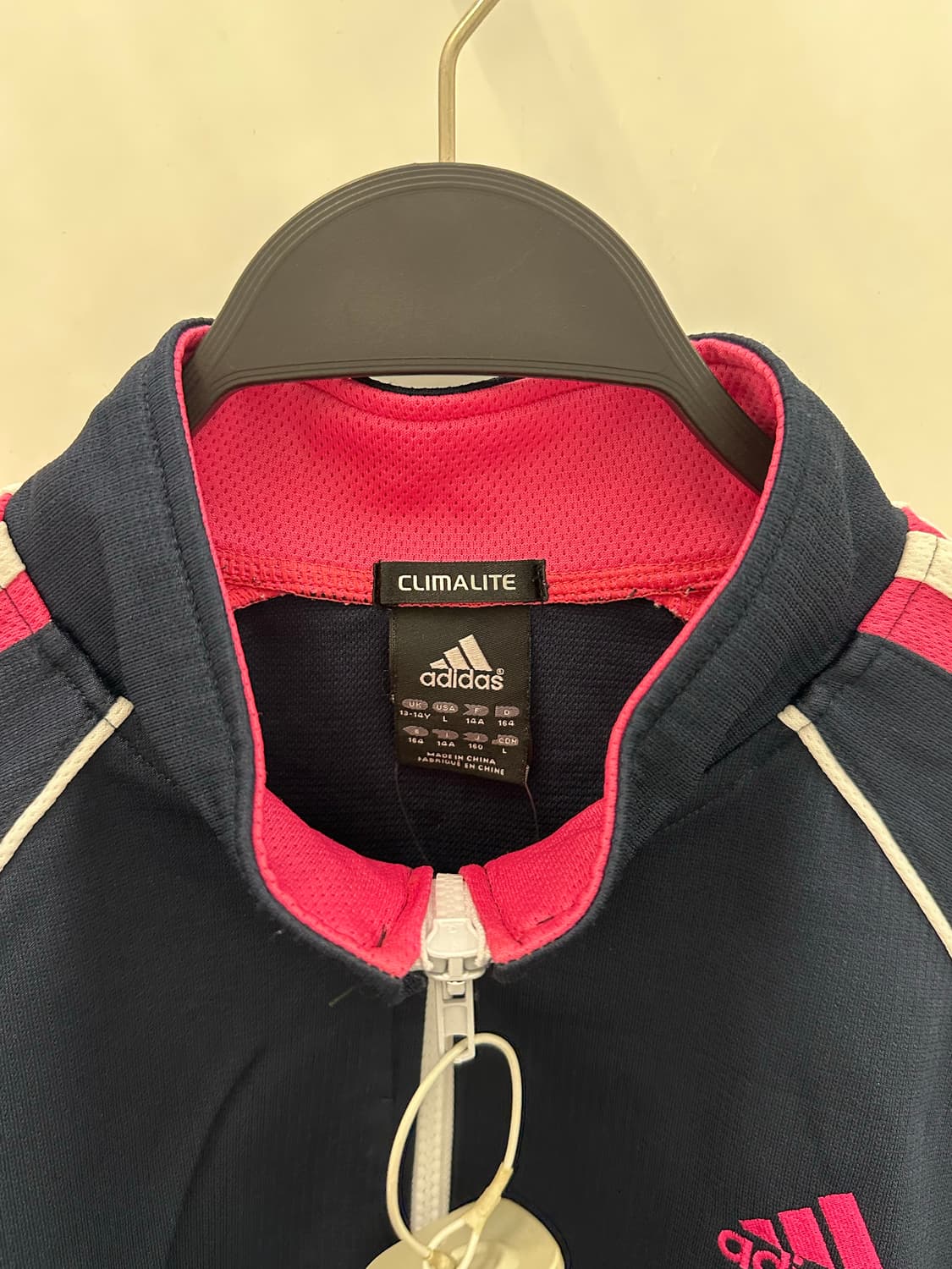 ADIDAS 아디다스 리메이크 2-WAY 크롭져지 상품이미지3