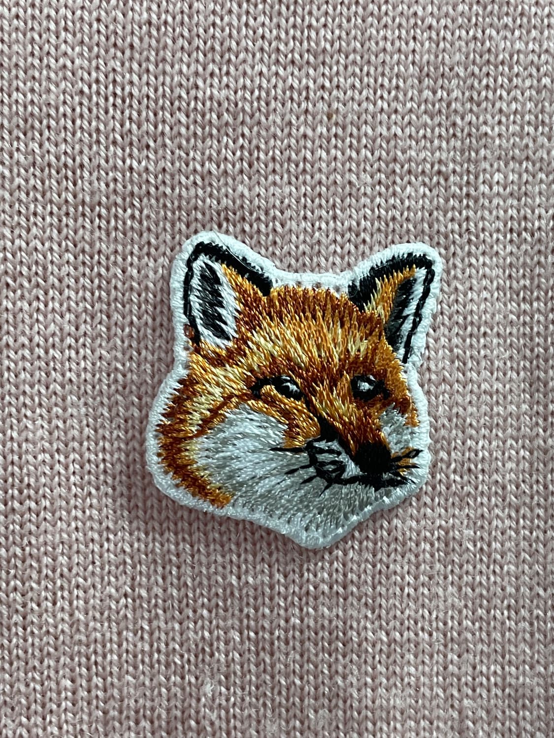 메종키츠네 우먼스 폭스헤드 핑크 가디건  (on.188) 상품이미지3