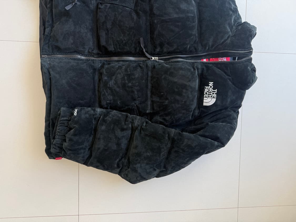 슈프림 x 노스페이스 스웨이드 눕시 자켓 블랙 - 23FW 상품이미지2