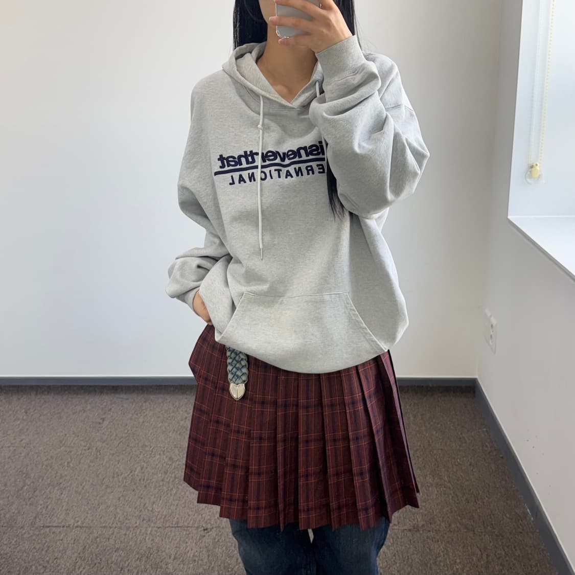 Thisisneverthat 디스이즈네버뎃 네이비 로고 그레이 후드티   상품이미지1