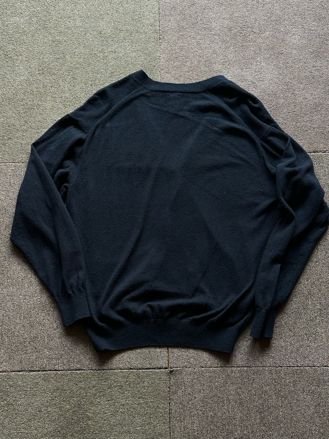 [2] 바토너 silk v neck cardigan black 상품이미지5