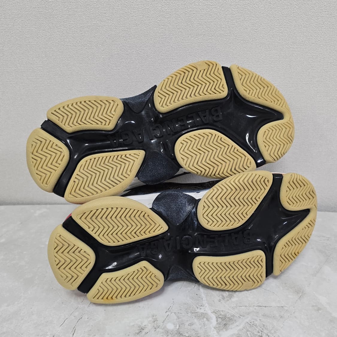 구찌 x 발렌시아가 해커 트리플s 스니커즈 신발 35사이즈 225 230 상품이미지7