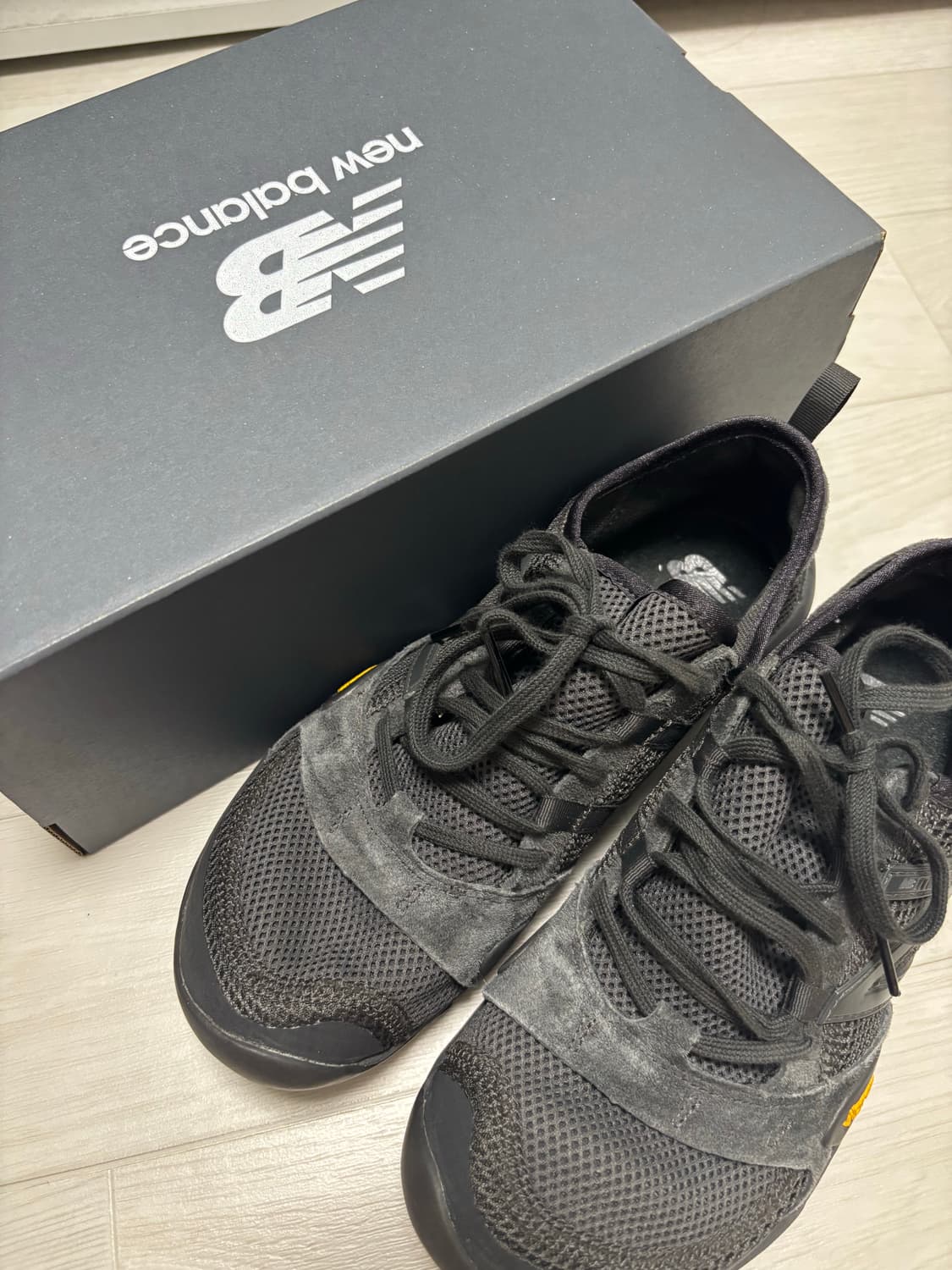 뉴발란스 미니머스 MT100 블랙 캐슬락 상품이미지1