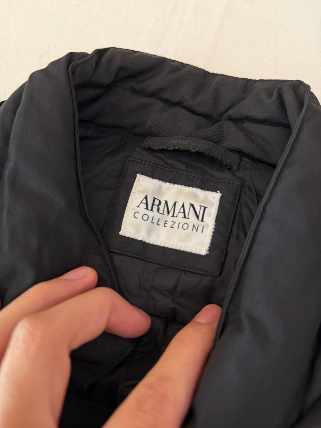 아르마니 꼴레지오니 사선 지퍼 구스다운 패딩 상품이미지7