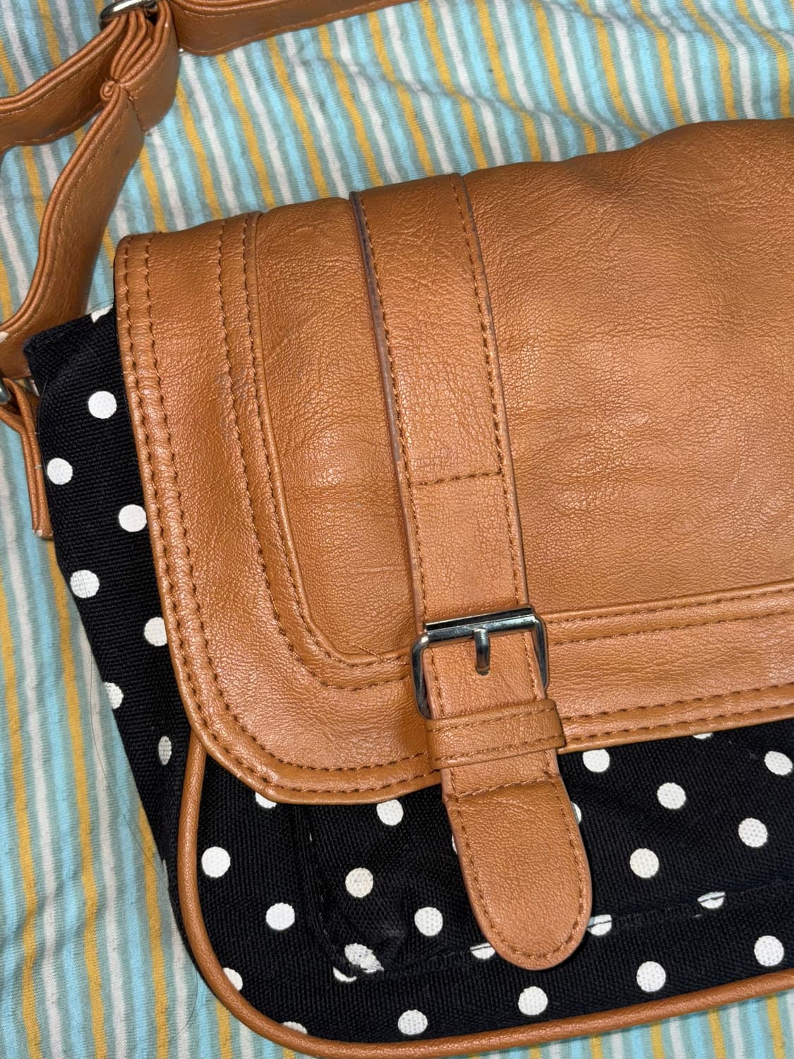 블랙 도트 가죽 크로스백 상품이미지5