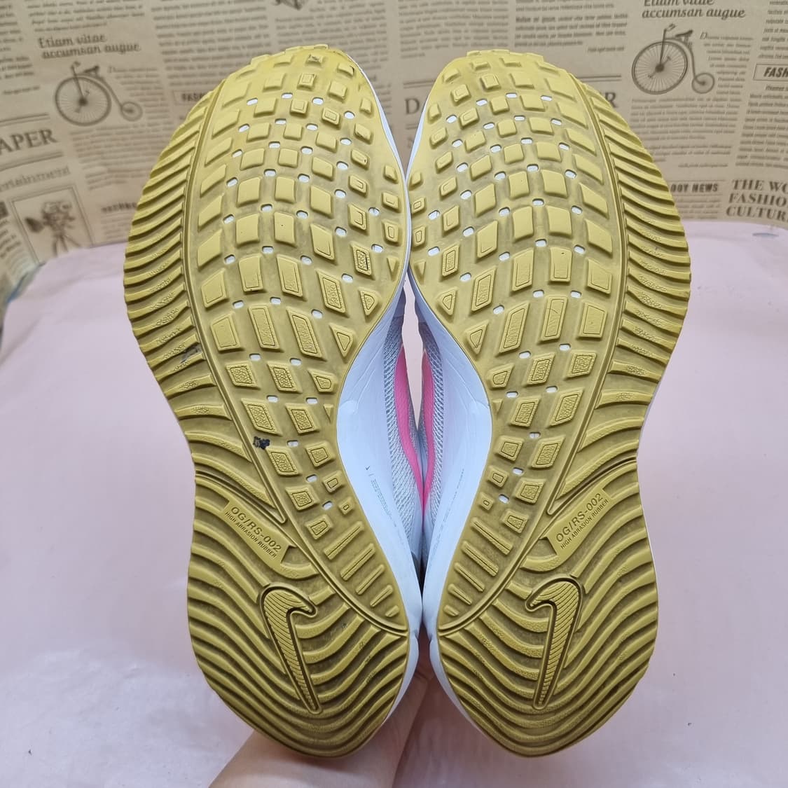 나이키 에어줌 보메로16 여성운동화240  상품이미지3