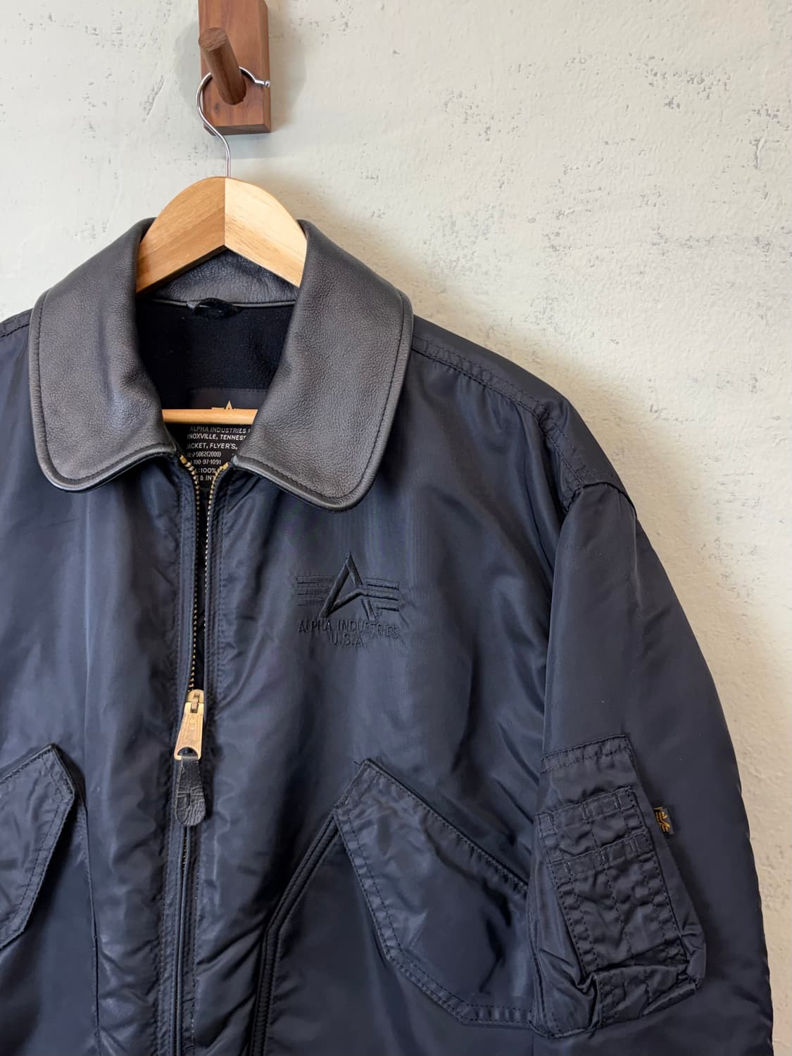 알파인더스트리 빈티지 레더카라 ma1 항공점퍼 블랙 상품이미지3