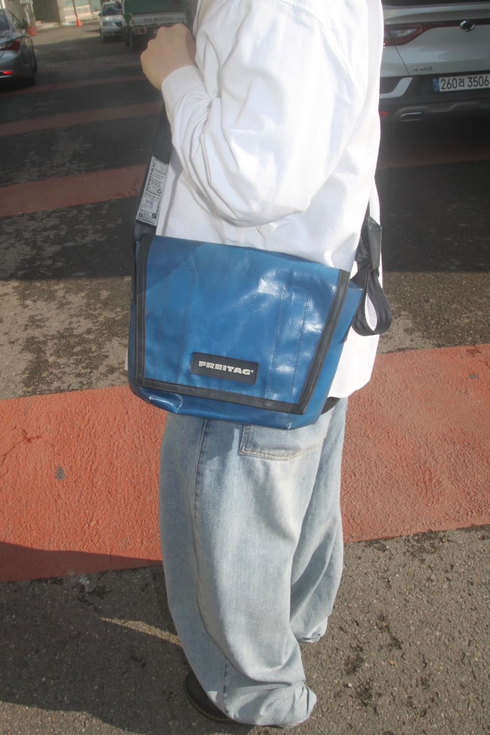 프라이탁 라씨 크로스백 블루 상품이미지1