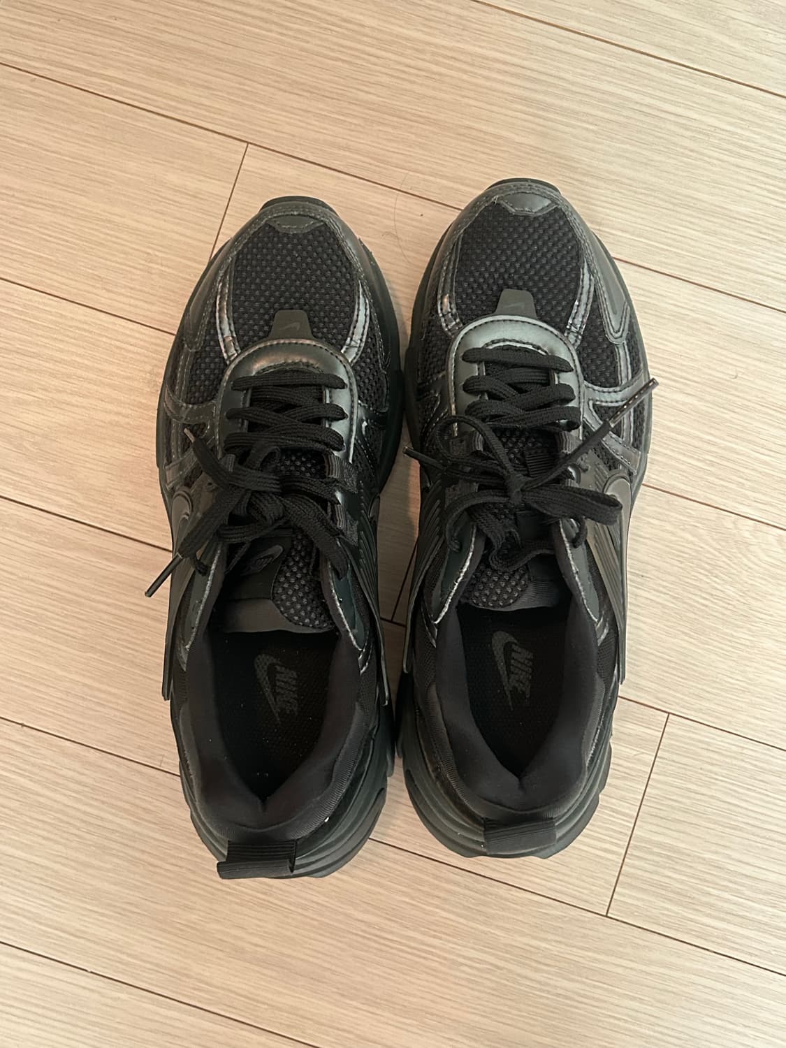 나이키 v2k런 블랙 앤트러사이트 245 상품이미지1