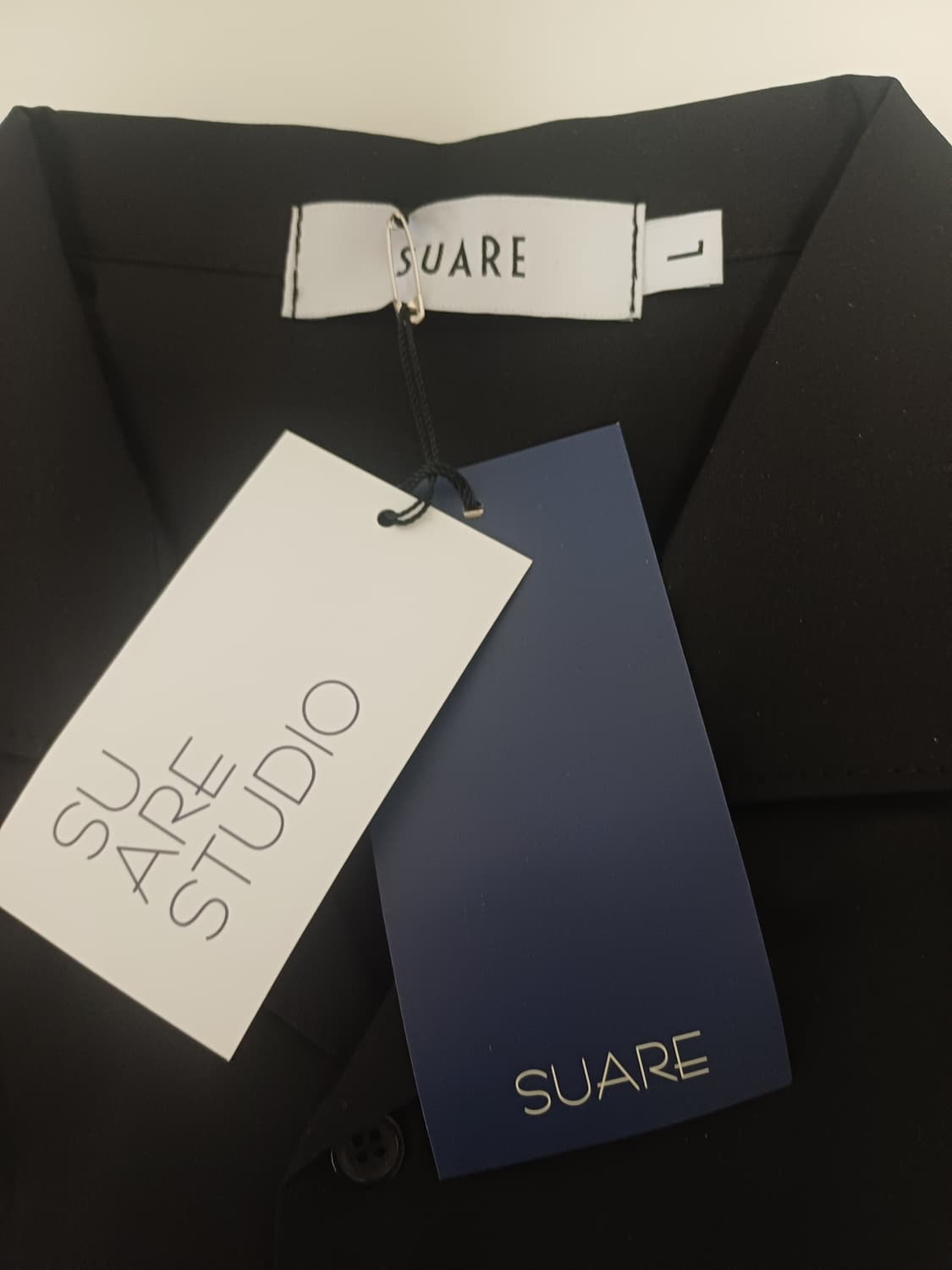 [새상품] 수아레(SUARE) 스튜디오 오픈칼라 긴팔셔츠 -[L/블랙] 상품이미지3