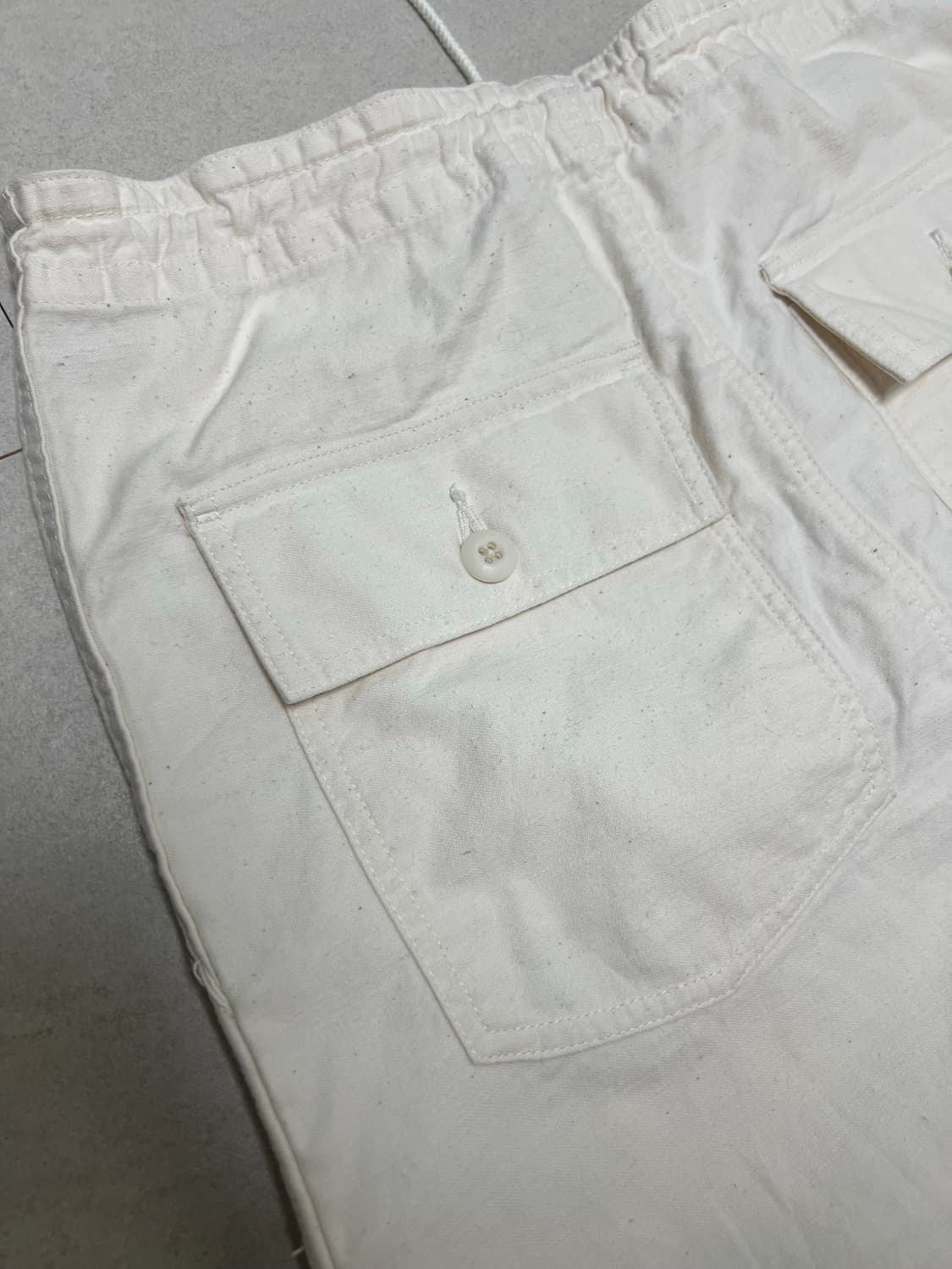 니들즈 화이트 스트링 퍼티그 미디 스커트 상품이미지10