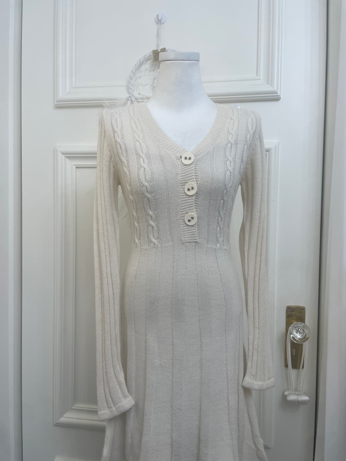 ivory twist point button knit midi opc 상품이미지7