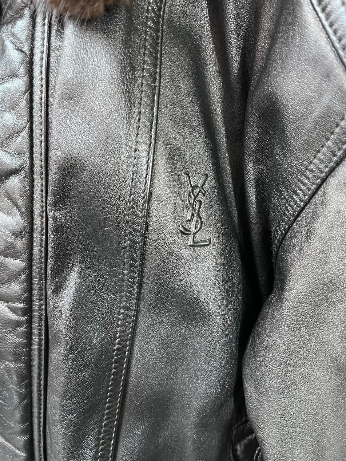 YVES SAINT LAURENT 상품이미지2