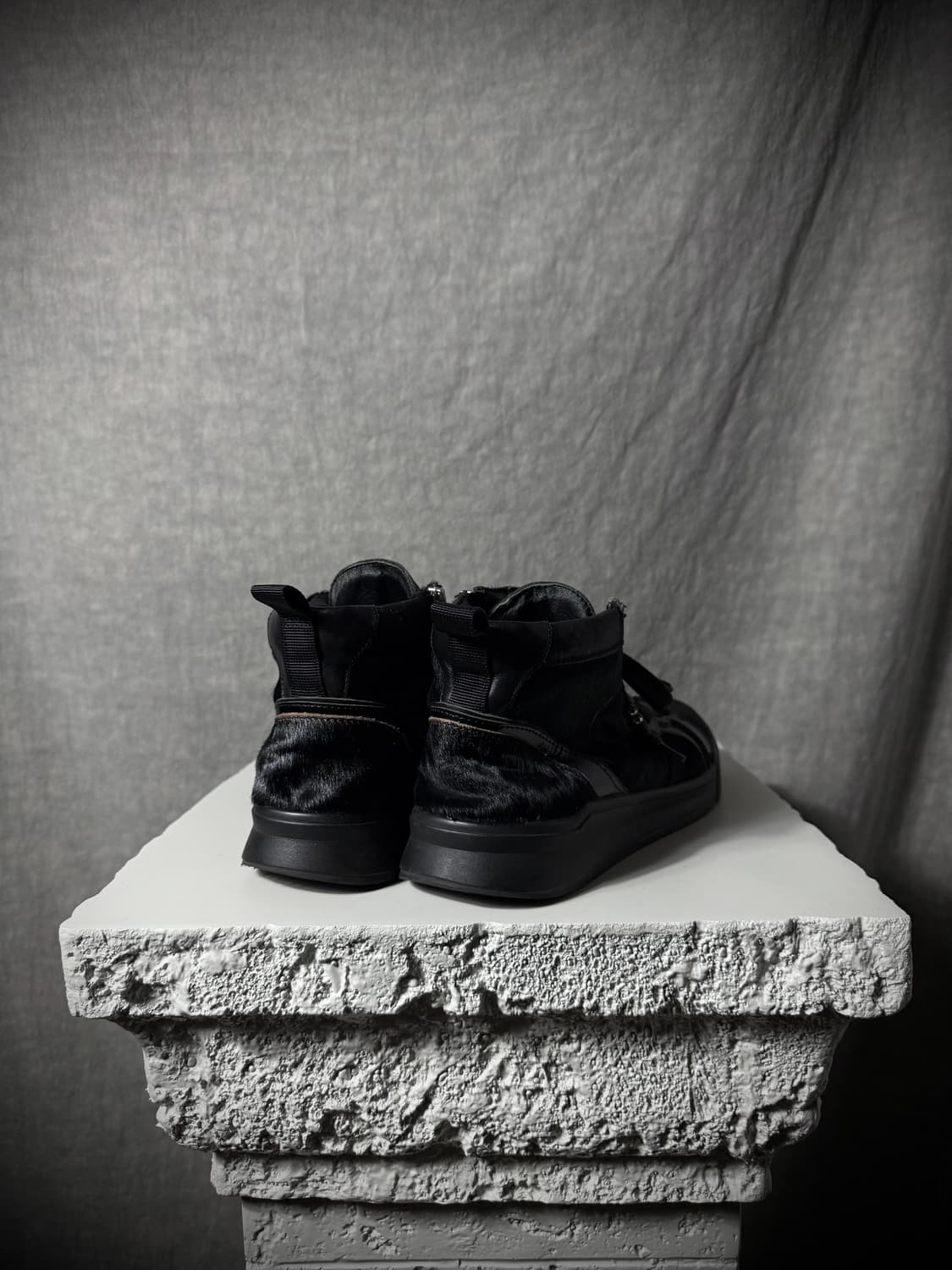 Tornado Mart Fur Panel High-Top Sneakers 상품이미지6