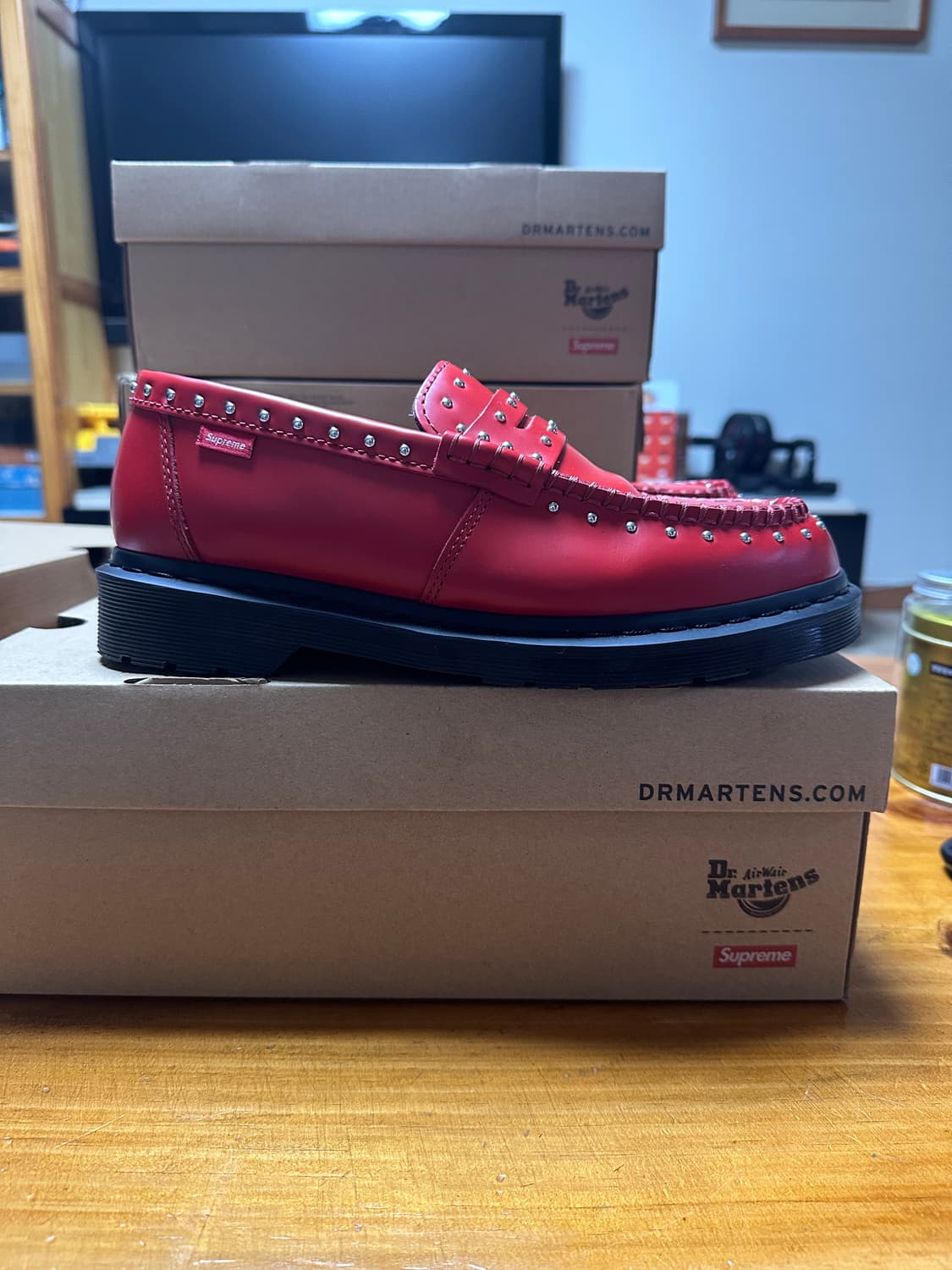 닥터마틴 x 슈프림 스터드 펜톤 로퍼 레드 - 25SS uk7 상품이미지5