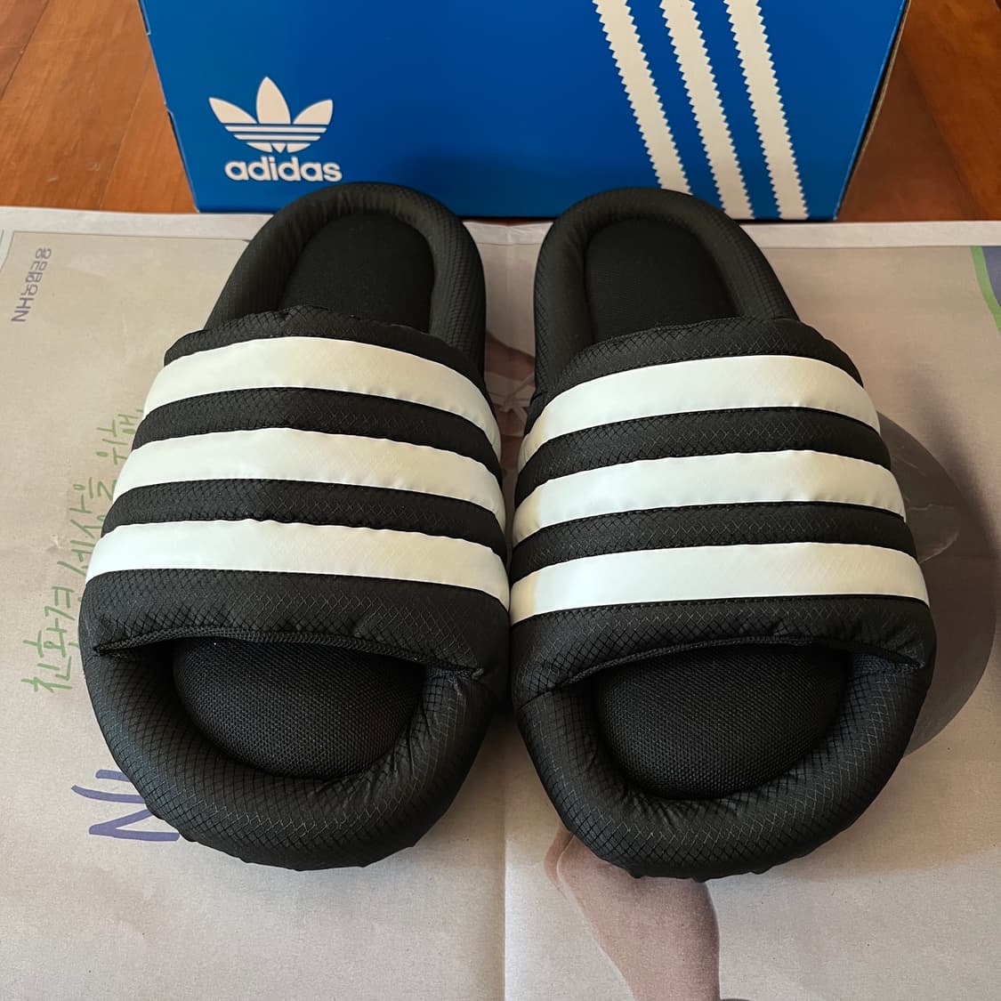 아디다스 아딜렛 24 패딩 슬리퍼 IF9263 275 상품이미지3