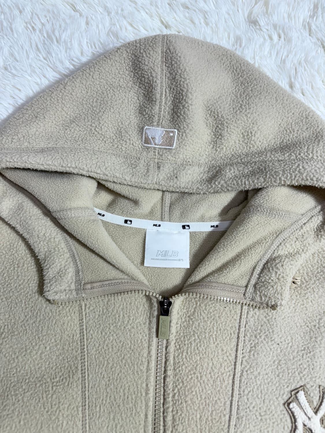 MLB 양키스 베이지 플리스 반집업 후드  상품이미지6