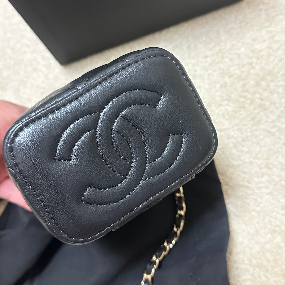 샤넬 베니티 탑핸들 블랙 내장칩버전 샤넬미니백 상품이미지2