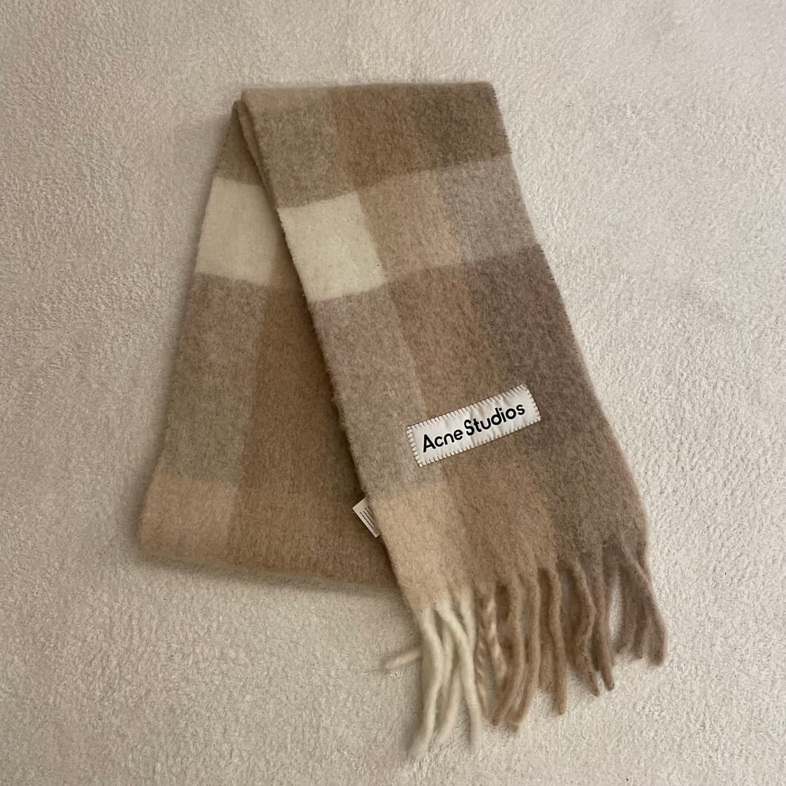 아크네 스튜디오 브라운체크 머플러 상품이미지2