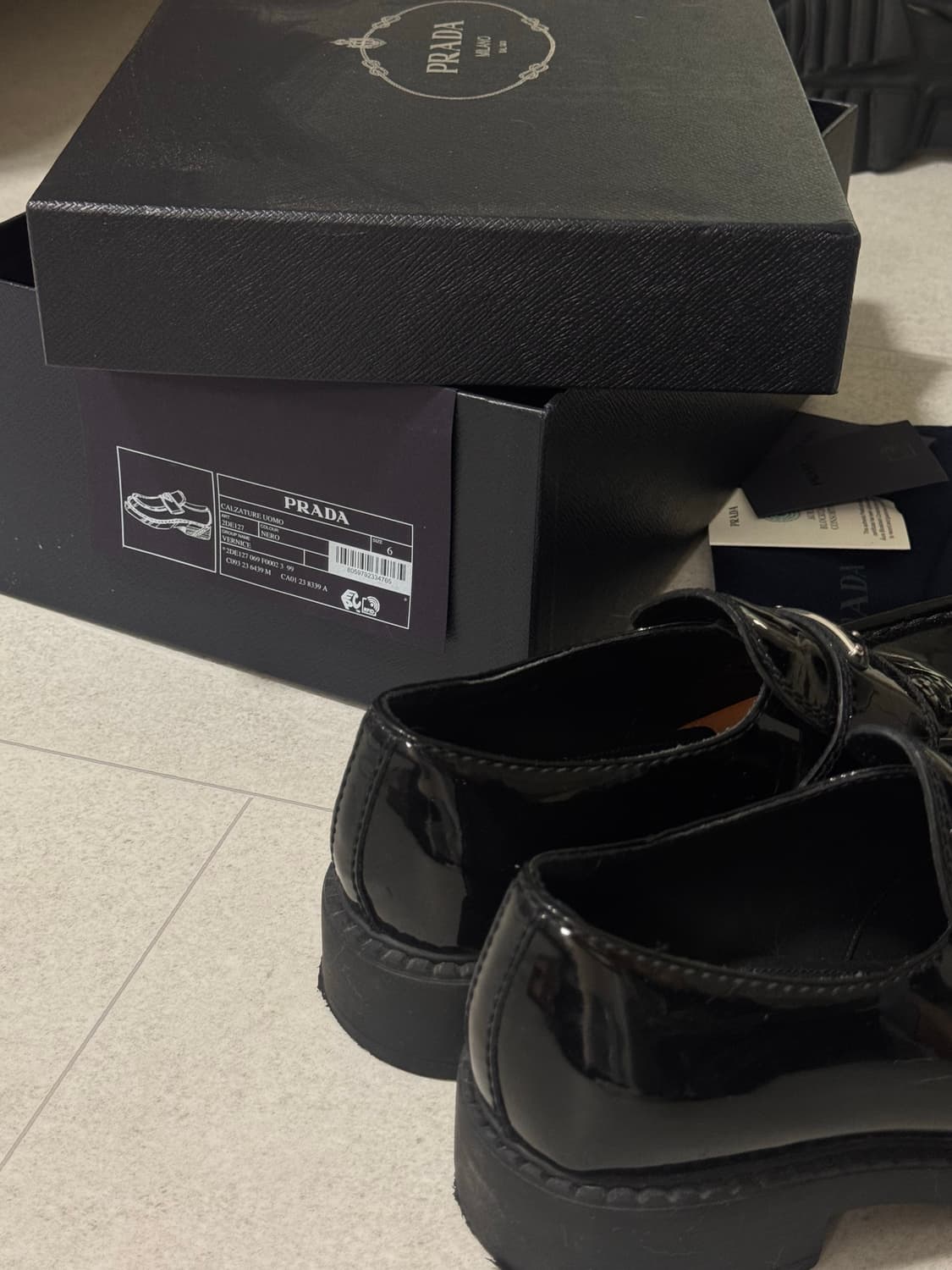 프라다 브러쉬드 로퍼 상품이미지2