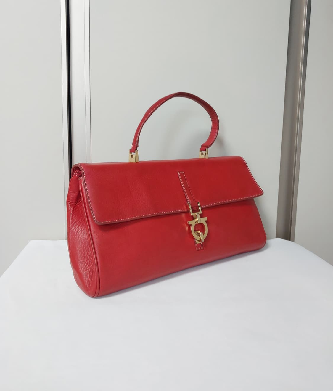 페라가모 빈티지 간치니 탑핸들 레더백 (정품) 상품이미지3