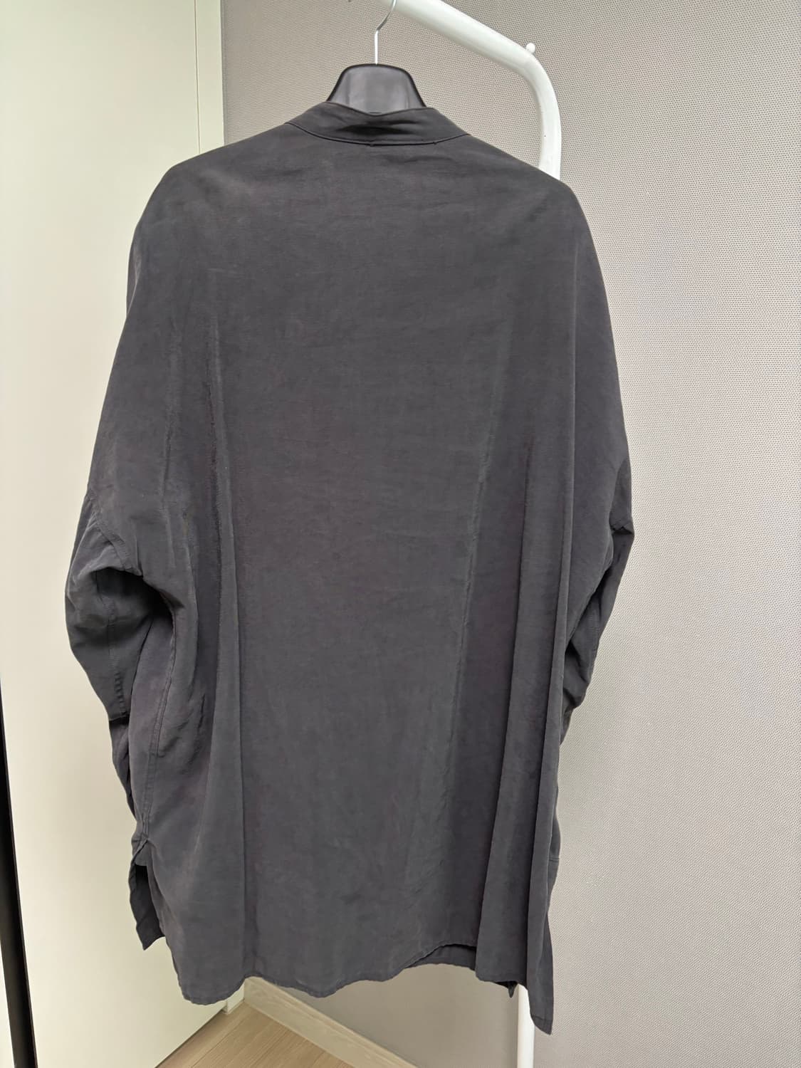 남성 히든단추 오버핏 헨리넥 셔츠 105-110 상품이미지4