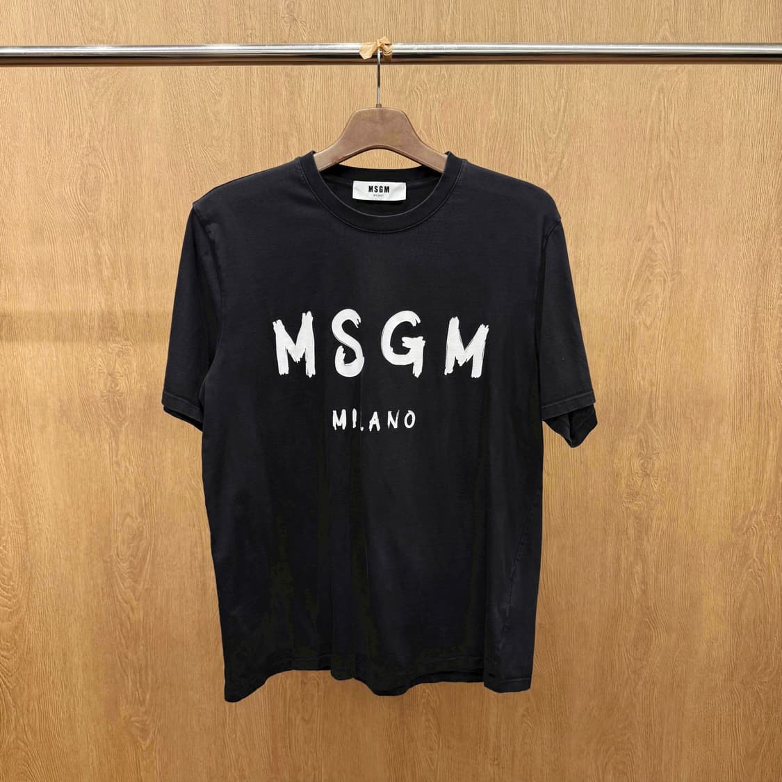 MSGM 밀라노 빅로고 프린트 반팔 티셔츠 라운드넥 블랙 상품이미지2