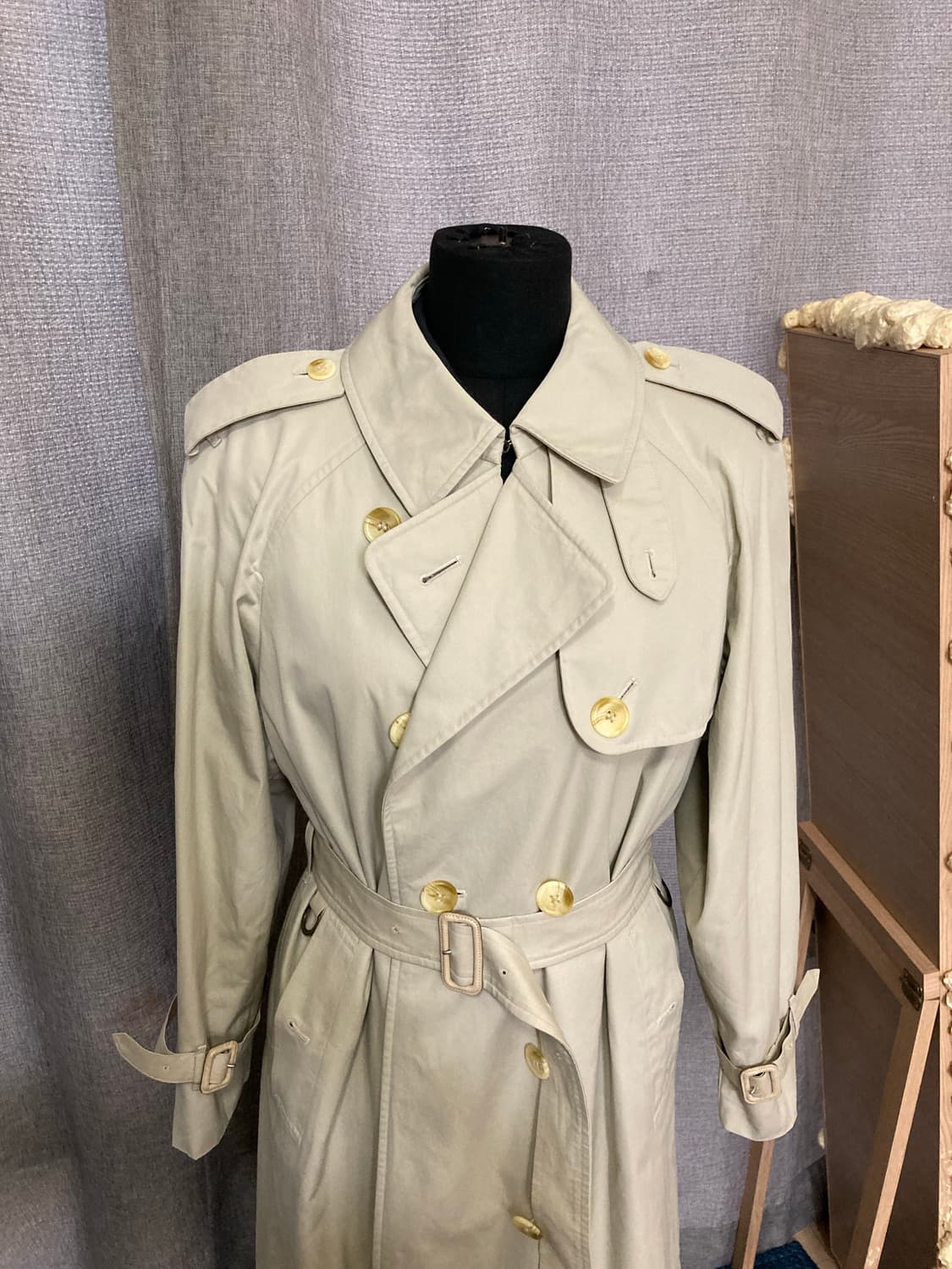 버버리 크림 베이지 트렌치코트 상품이미지2