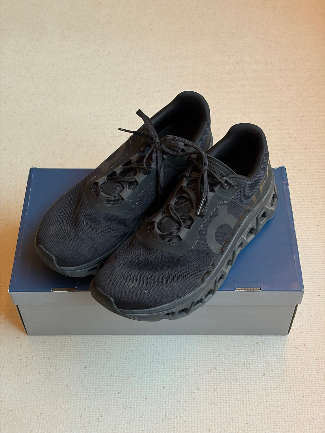 [275] 온러닝 클라우드 몬스터 블랙 상품이미지1