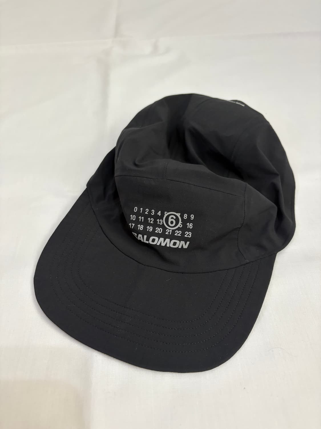 살로몬 x MM6 메종 마르지엘라 / 고어텍스 캡 딥 블랙 / ONE 상품이미지1