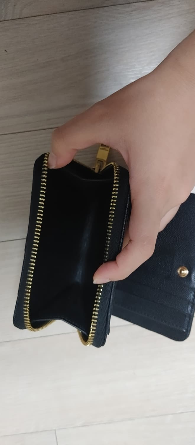 생로랑 카상트르 마틀라세 셰브런 지갑 상품이미지3