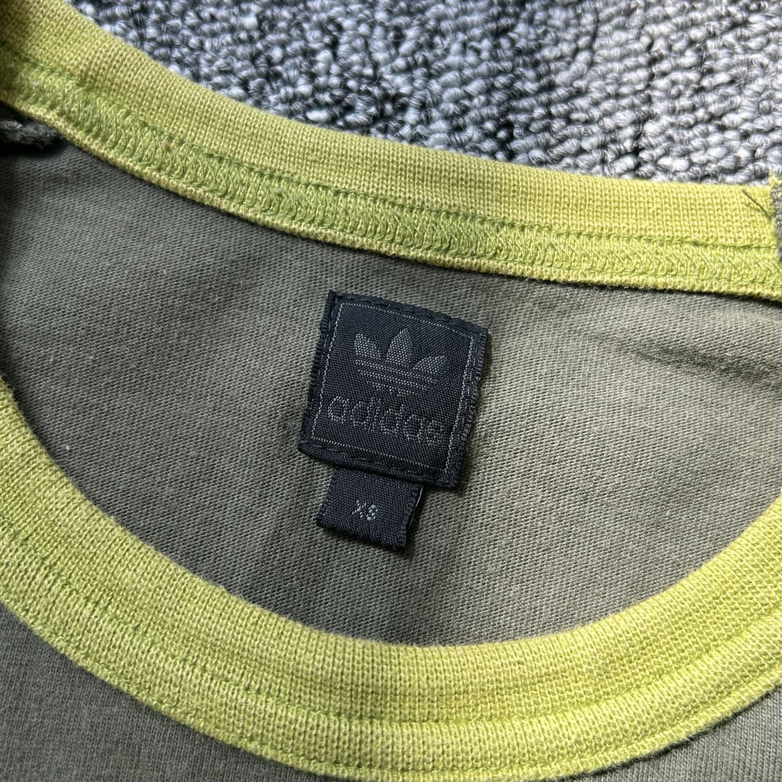 아디다스 카키 링거 티셔츠 상품이미지5